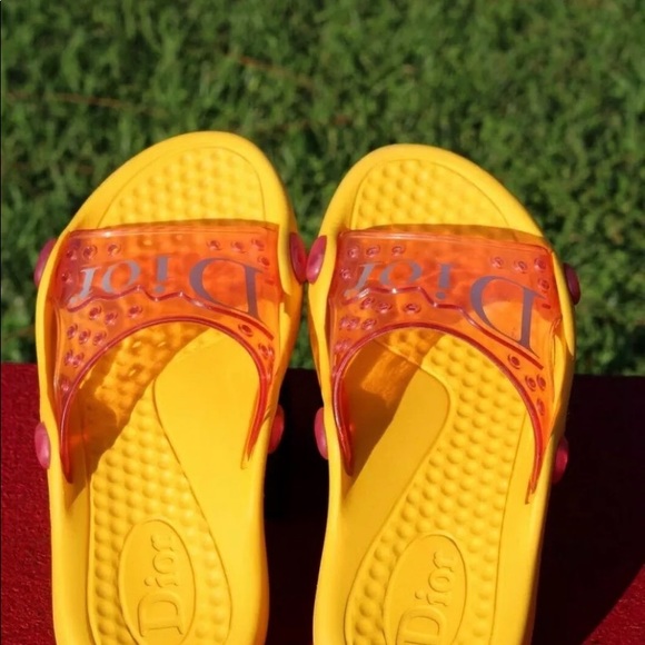 ⭐️SOLD⭐️Christian Dior pool slides - Picture 5 of 5